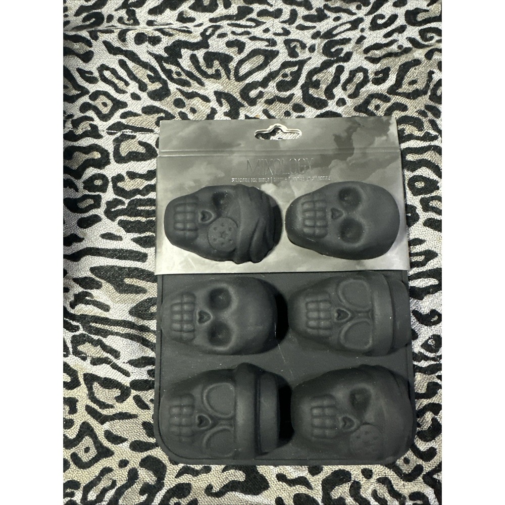 Mixology Silicone Ice Molds Skull Halloween!  Goth!  Hot Topic !!! NWT